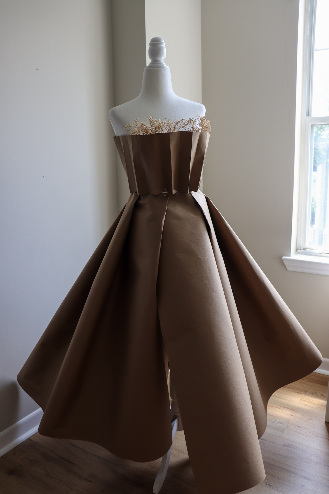 How to Make a Dress Out of Paper - Alexandria Cruz