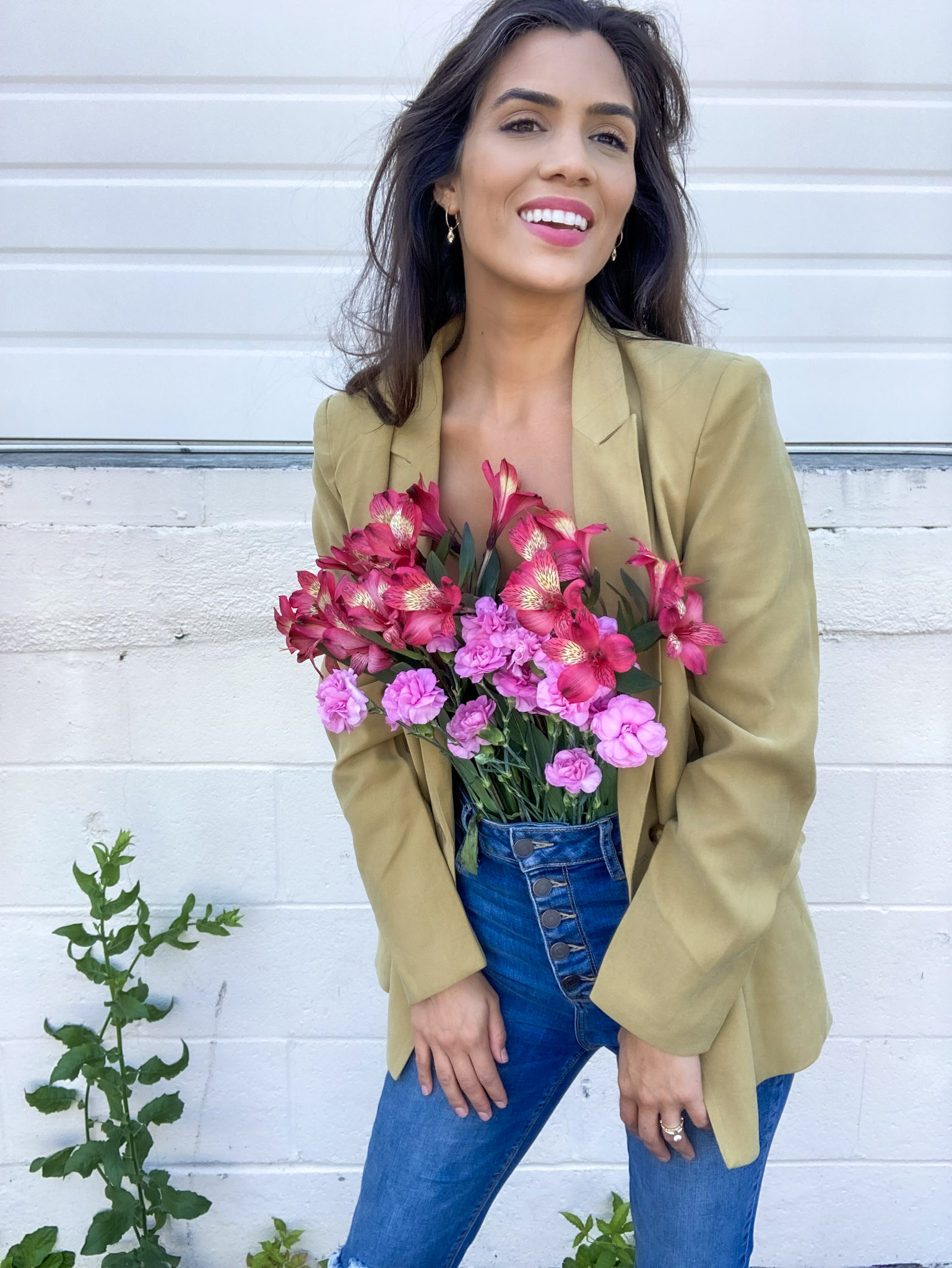 Art and Fashion Blogger Charlotte NC, Fresh Flower Bodice, How to Make a Bodice Out of Fresh Flowers, Creative Blogger Charlotte, Charlotte Fashion Blogger, ASTR The Label Vintage Gold Blazer