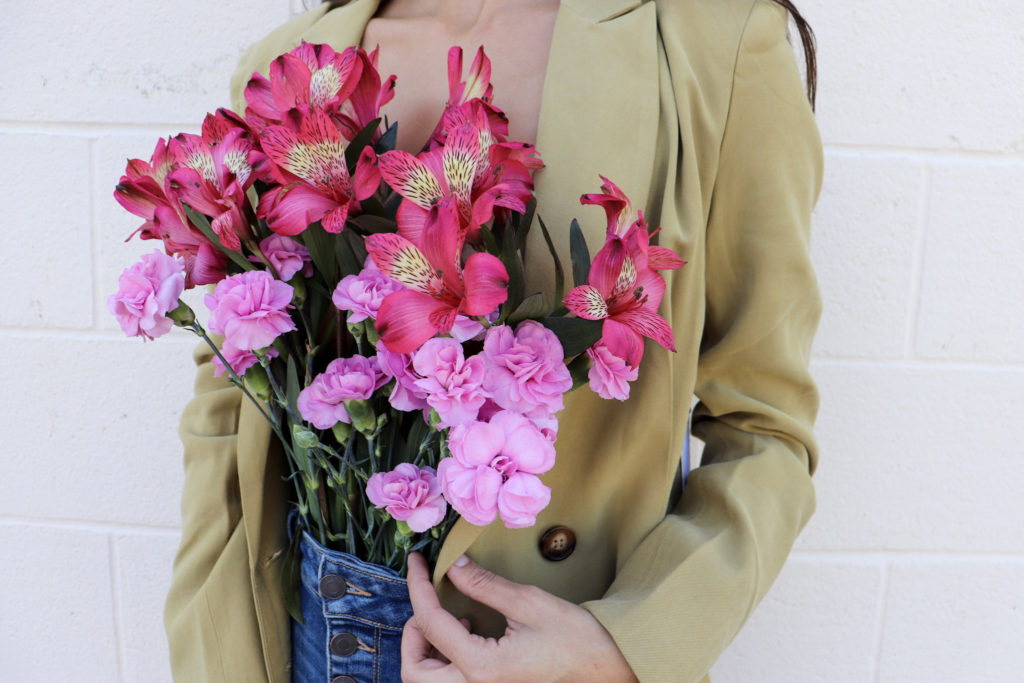 Creative Styling, Charlotte Artist, Art and Fashion Blogger Charlotte, Art and Fashion Blogger Charlotte NC, Fresh Flower Bodice, How to Make a Bodice Out of Fresh Flowers, Creative Blogger Charlotte, Charlotte Fashion Blogger, ASTR The Label Vintage Gold Blazer
