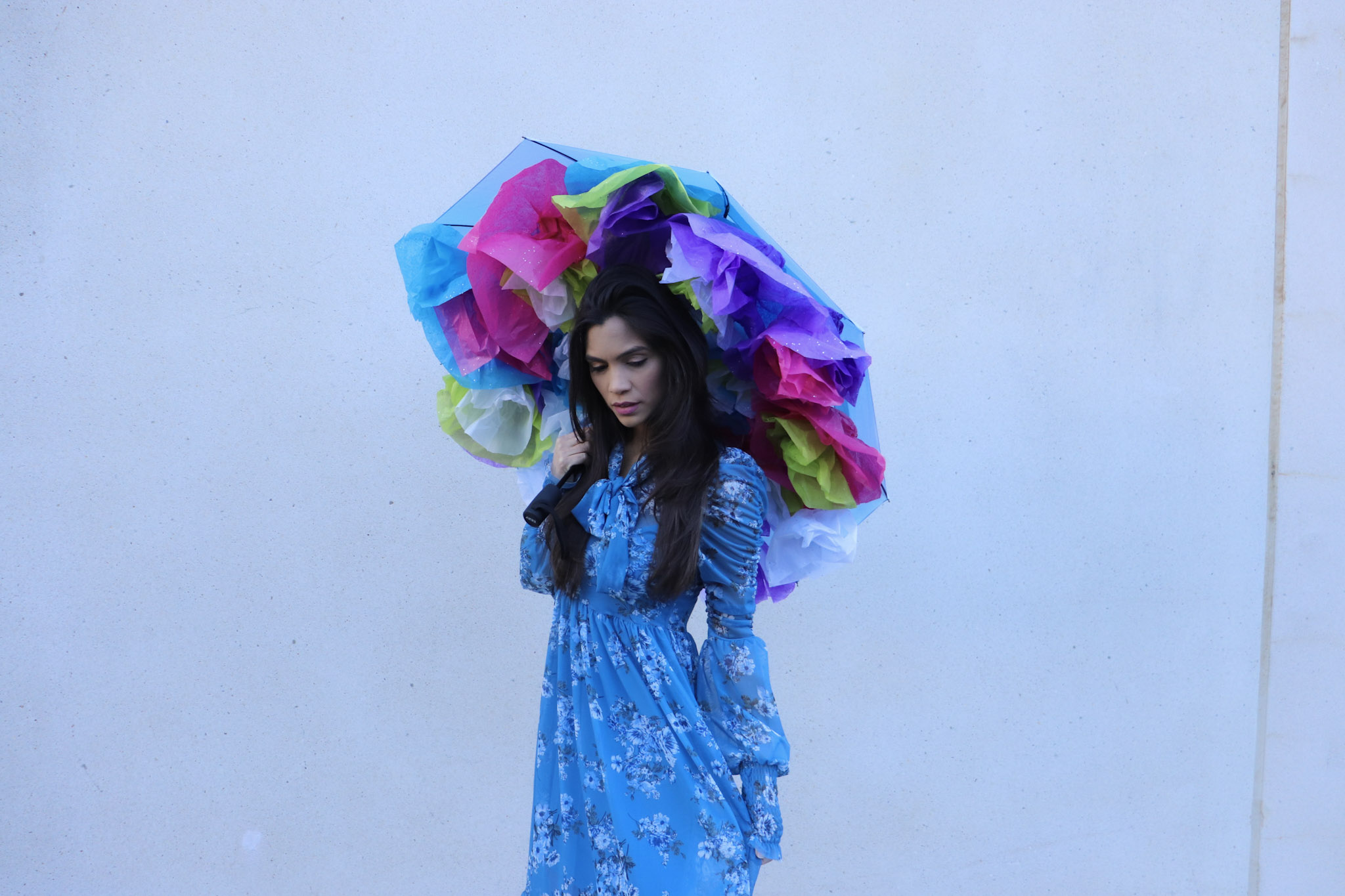 How to Make Flowers Out of Tissue Paper, Tissue Paper Craft, Tissue Paper Crafts, Giant Flowers out of Tissue Paper, Charlotte Artist, River Island Blue Floral Neck Tie Midi Dress, River Island Blue Floral Neck Tie Midi Dress